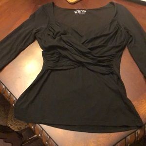 Moda International Stretchy vneck shirt3/4 sleeve